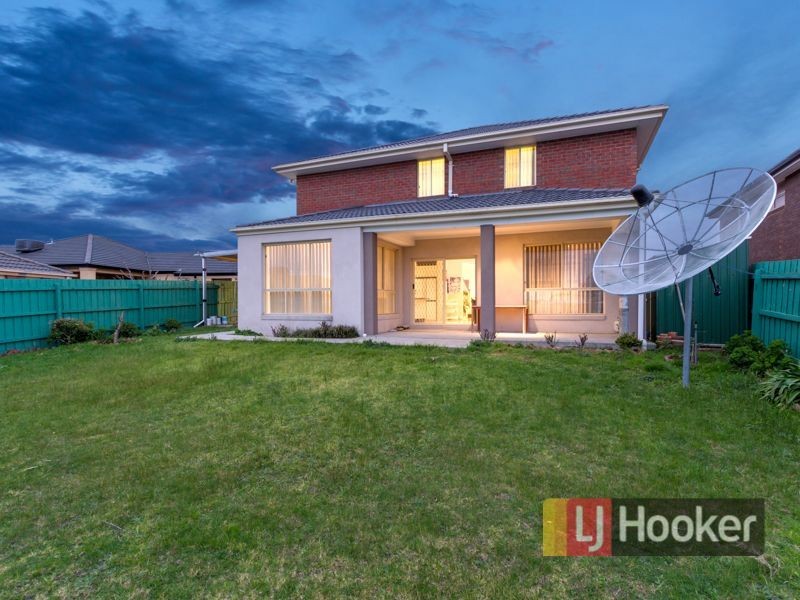 30 Baynton Crescent, Lynbrook VIC 3975
