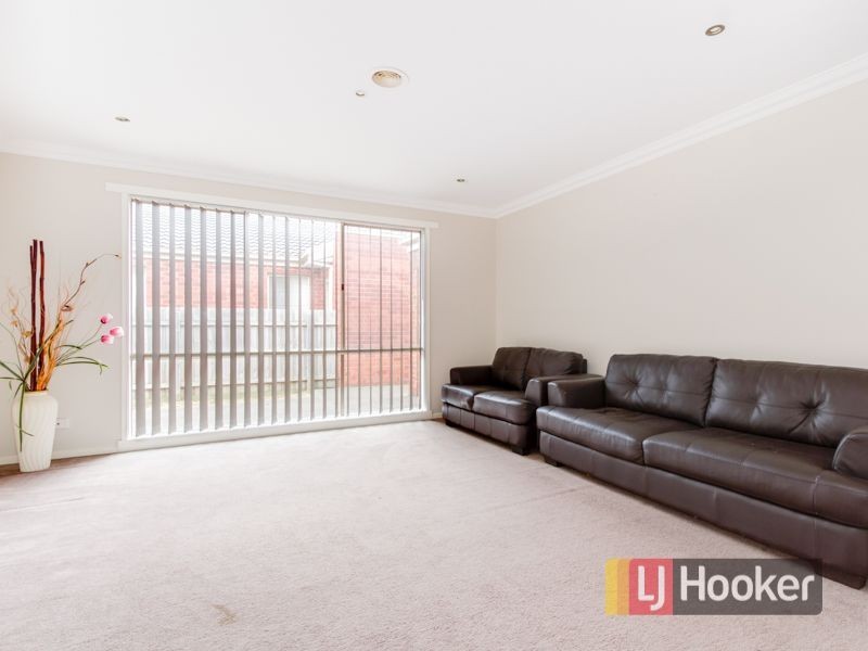 11 Elpara Way, Hampton Park VIC 3976