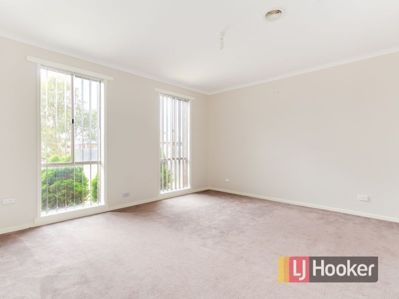 11 Elpara Way, Hampton Park VIC 3976