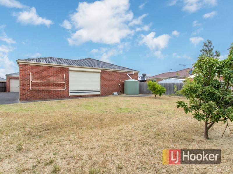 11 Elpara Way, Hampton Park VIC 3976