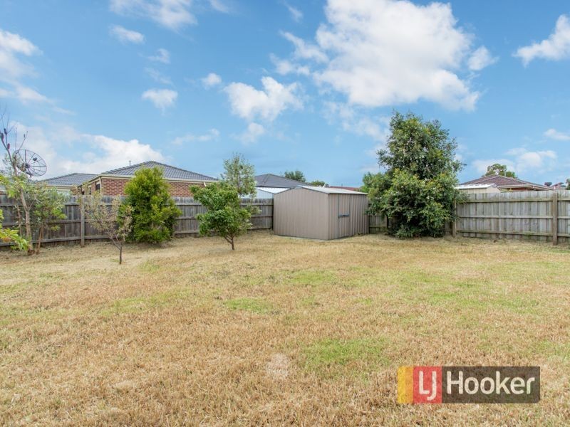 11 Elpara Way, Hampton Park VIC 3976