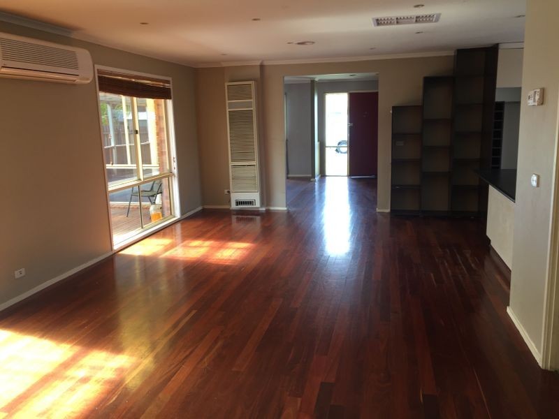 15 Pinnacle Way, Hampton Park VIC 3976