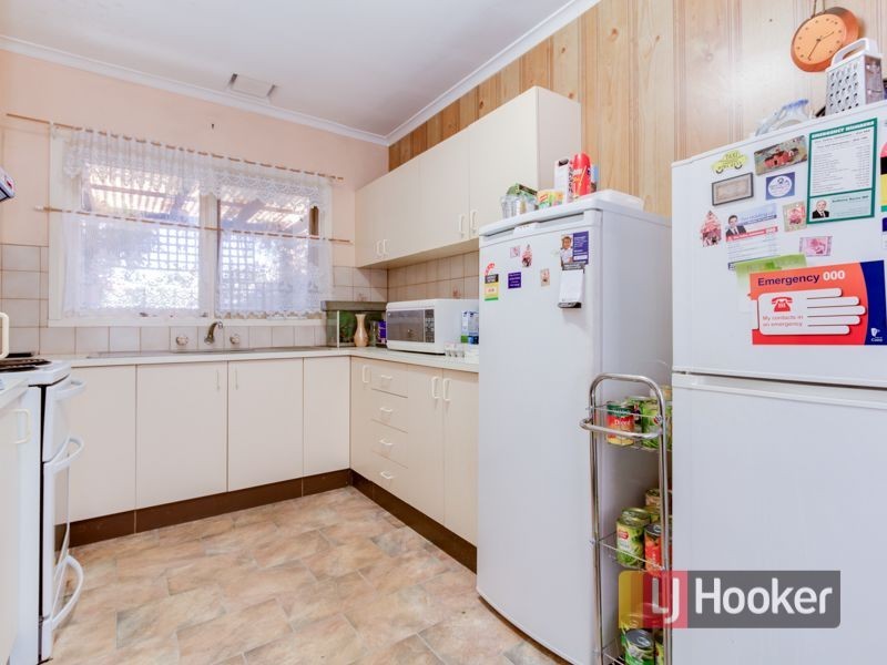 27 Parkland Avenue, Hampton Park VIC 3976
