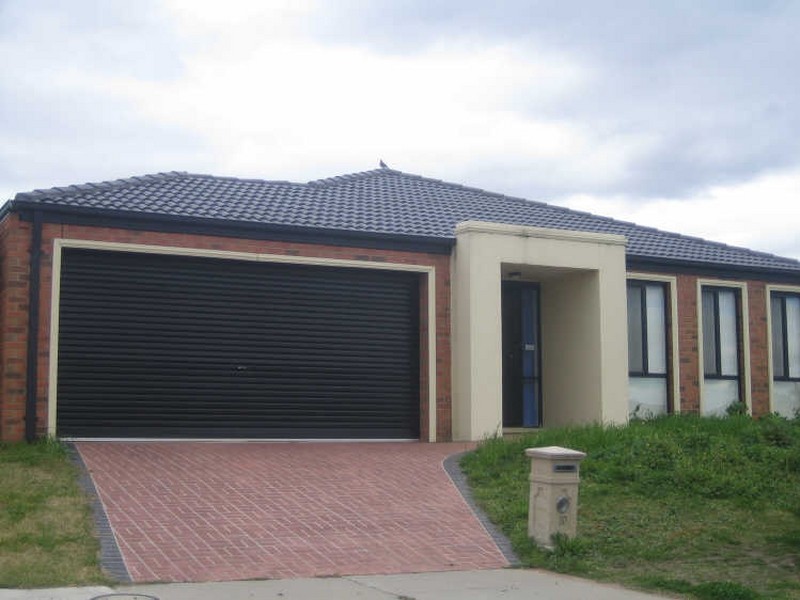 10 Osmington Circle, Narre Warren South VIC 3805