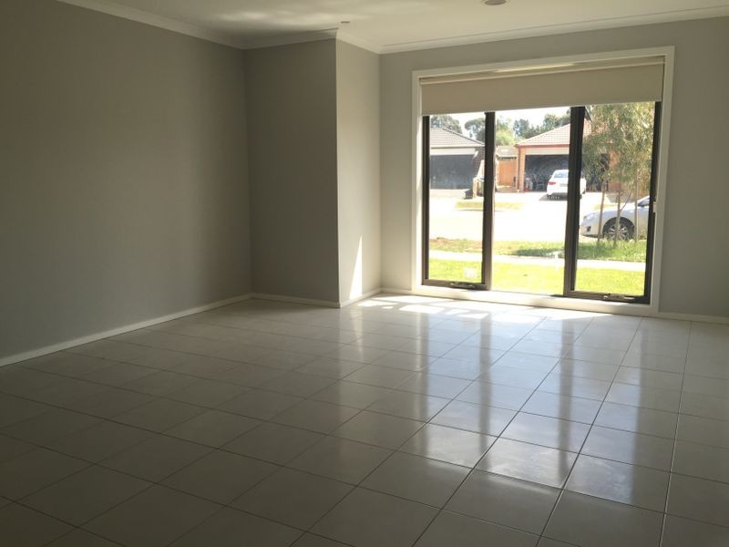 77 Fiorelli Boulevard, Cranbourne East VIC 3977
