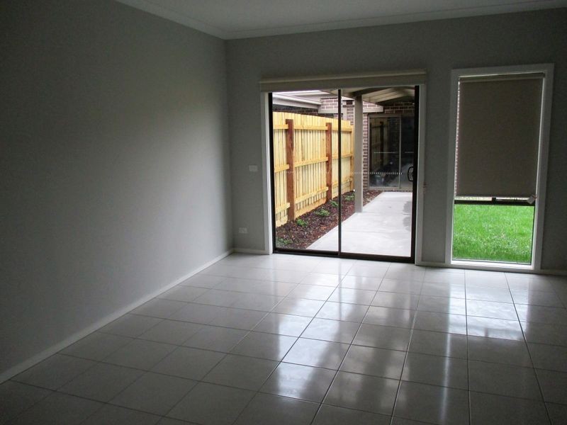 77 Fiorelli Boulevard, Cranbourne East VIC 3977