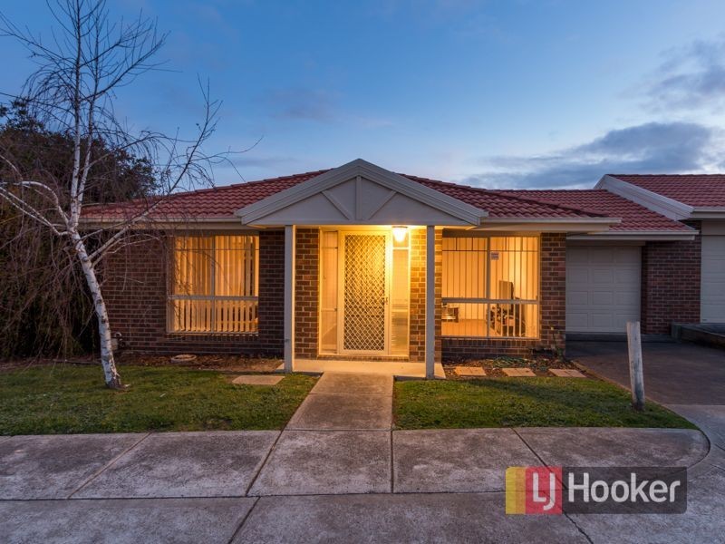 13/4 Paydon Way, Hampton Park VIC 3976