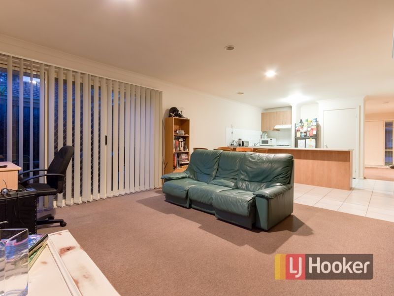 13/4 Paydon Way, Hampton Park VIC 3976