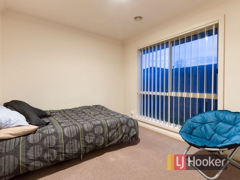 13/4 Paydon Way, Hampton Park VIC 3976