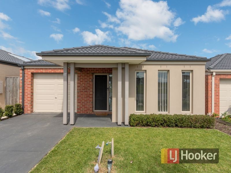 17 Autumn Fields Drive, Cranbourne North VIC 3977