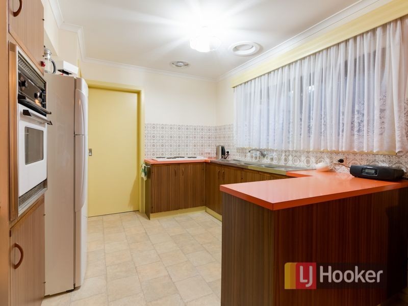 10 Tadstan Drive, Hampton Park VIC 3976