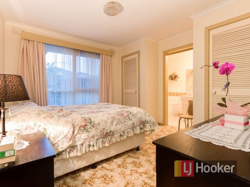 10 Tadstan Drive, Hampton Park VIC 3976