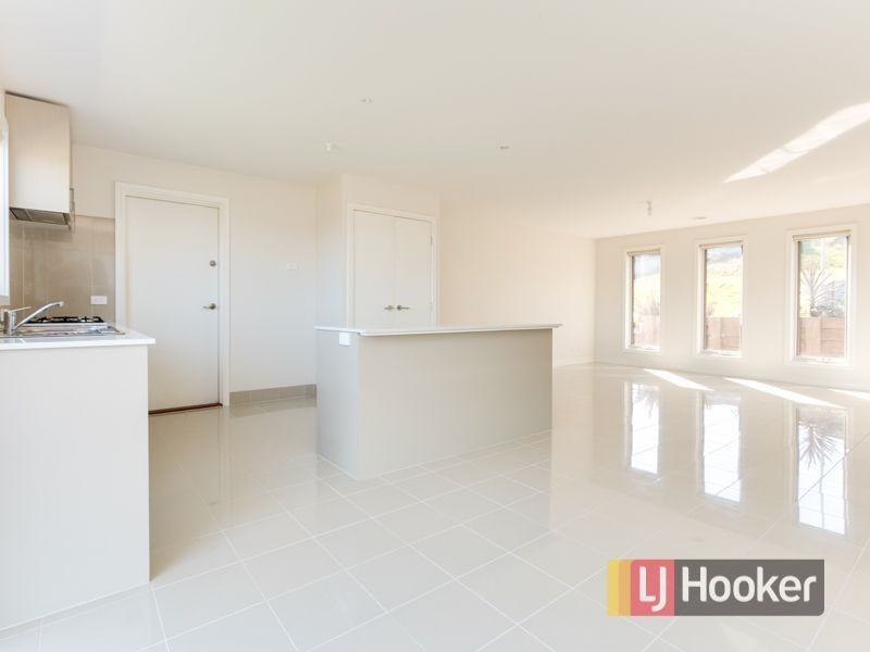 12 Shae Crescent, Drouin VIC 3818