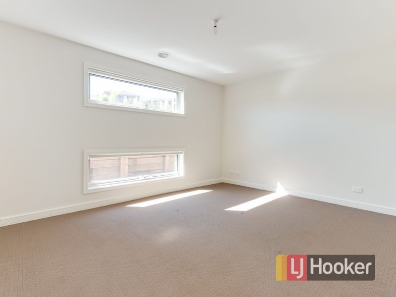 12 Shae Crescent, Drouin VIC 3818