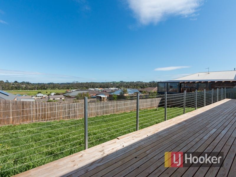 12 Shae Crescent, Drouin VIC 3818