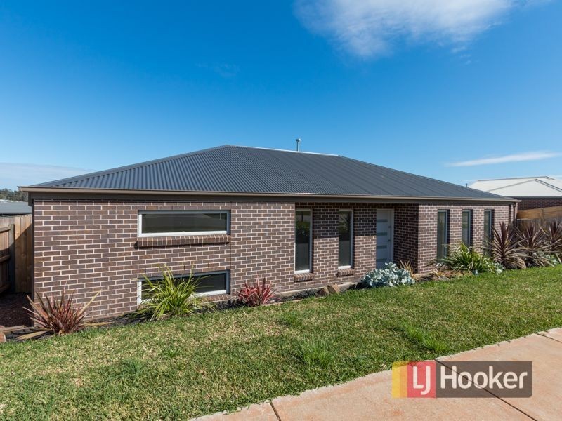 12 Shae Crescent, Drouin VIC 3818