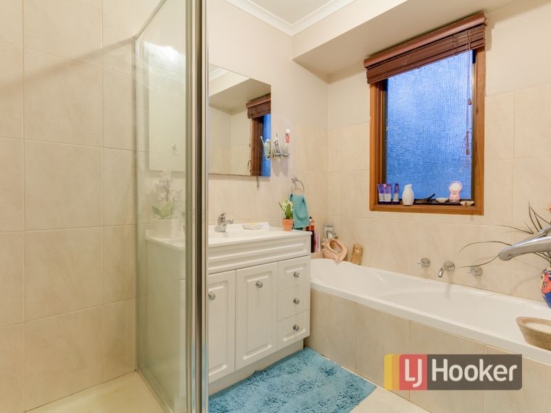 19 Beckington Crescent, Hampton Park VIC 3976