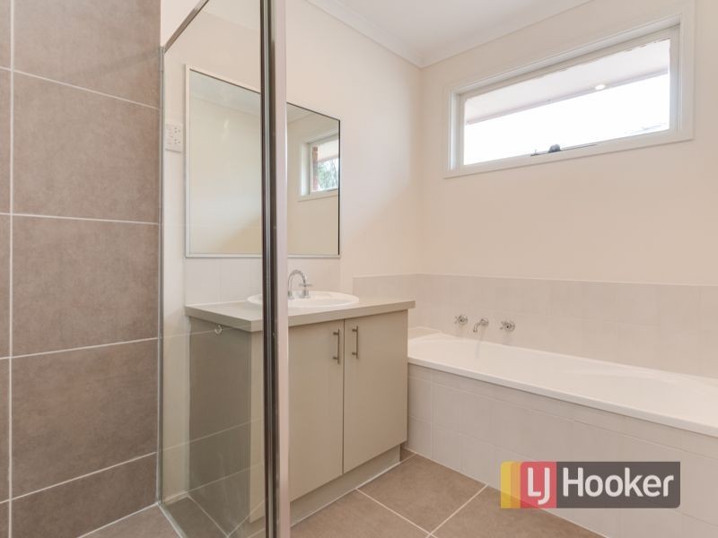 2 Chiswick Court, Hampton Park VIC 3976