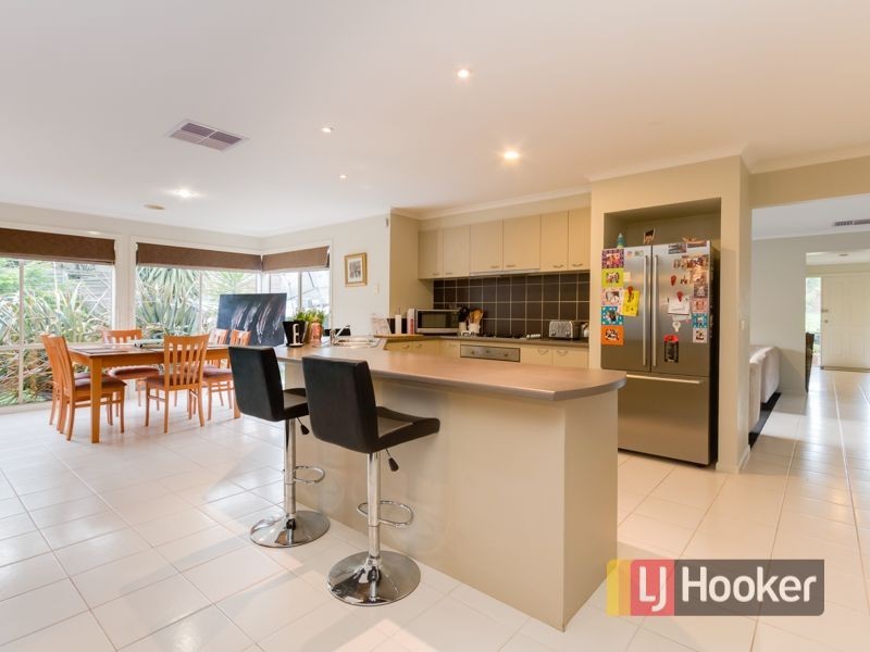 54 Hartsmere Drive, Berwick VIC 3806