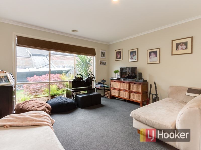 54 Hartsmere Drive, Berwick VIC 3806
