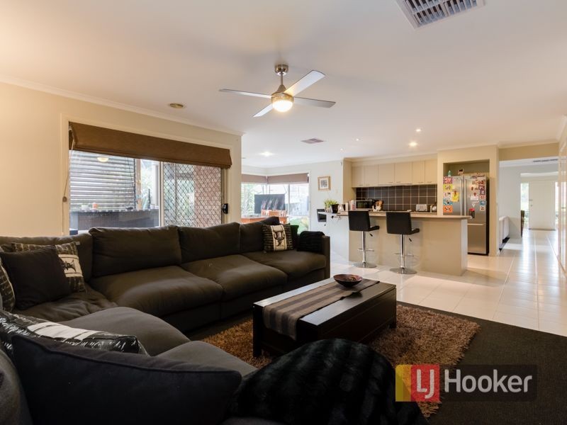 54 Hartsmere Drive, Berwick VIC 3806