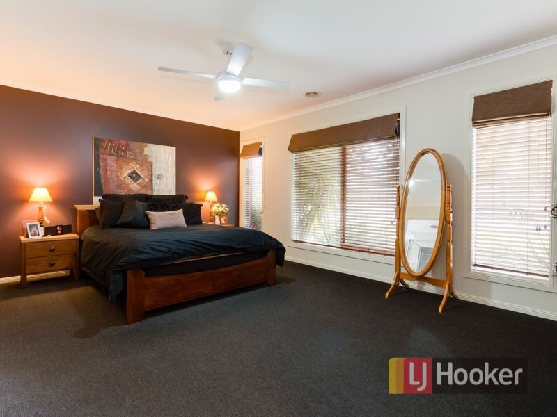 54 Hartsmere Drive, Berwick VIC 3806