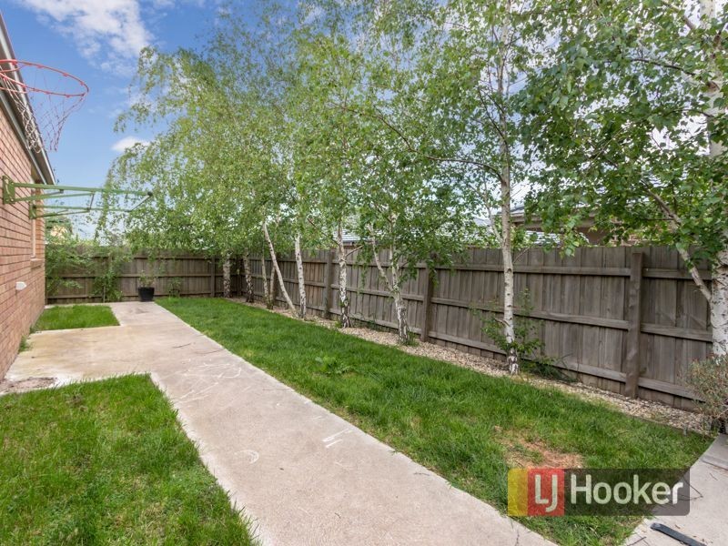 54 Hartsmere Drive, Berwick VIC 3806