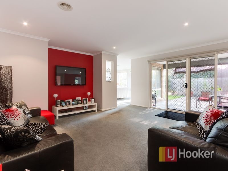 52 Hartsmere Drive, Berwick VIC 3806