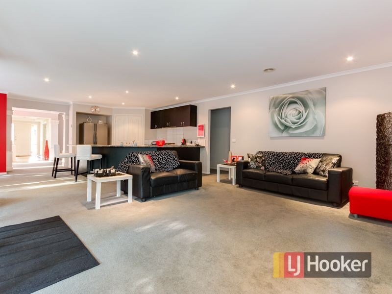 52 Hartsmere Drive, Berwick VIC 3806