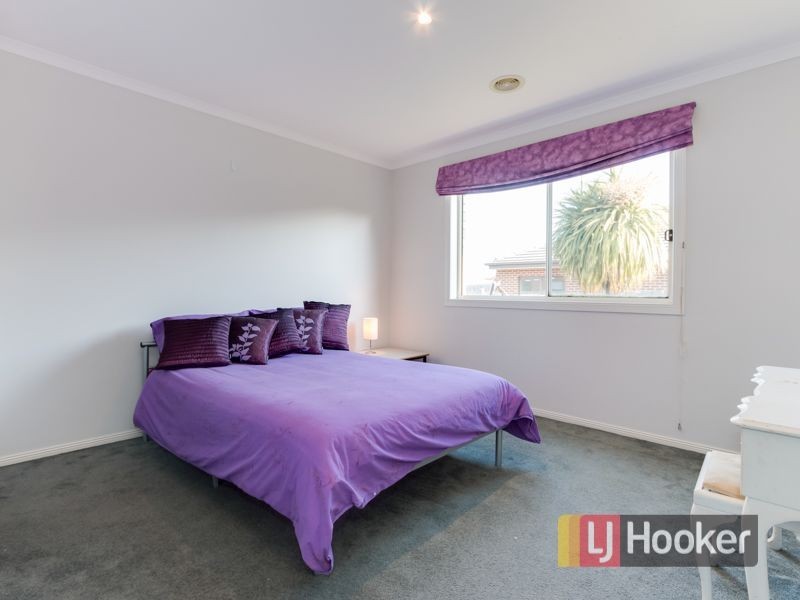 52 Hartsmere Drive, Berwick VIC 3806