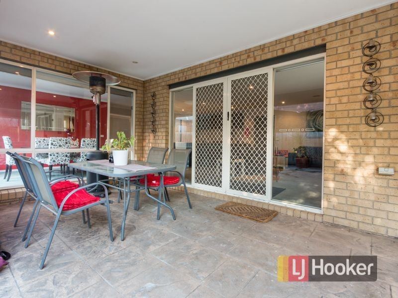 52 Hartsmere Drive, Berwick VIC 3806