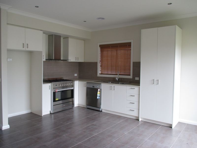 2/12 Stellatto Place, Hampton Park VIC 3976