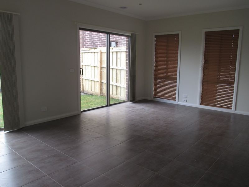 2/12 Stellatto Place, Hampton Park VIC 3976