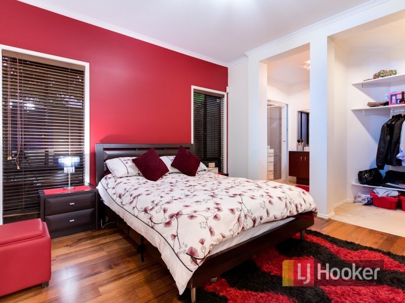 18 St Bernards Crescent, Lynbrook VIC 3975