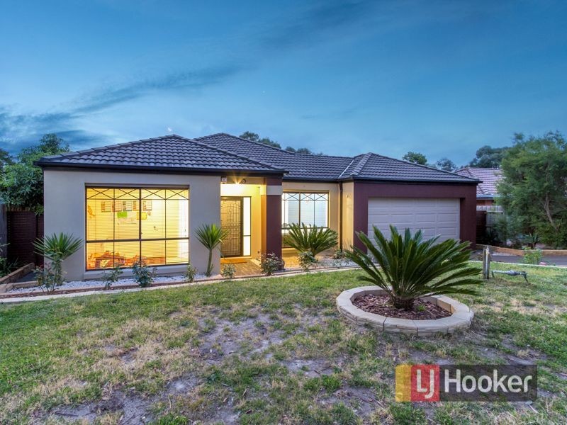 18 St Bernards Crescent, Lynbrook VIC 3975
