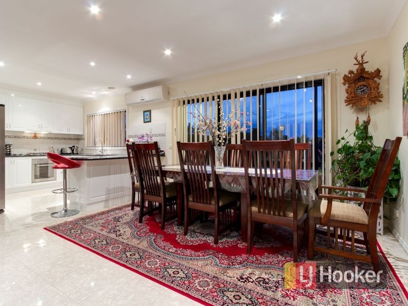 21 Oakland Drive, Hampton Park VIC 3976