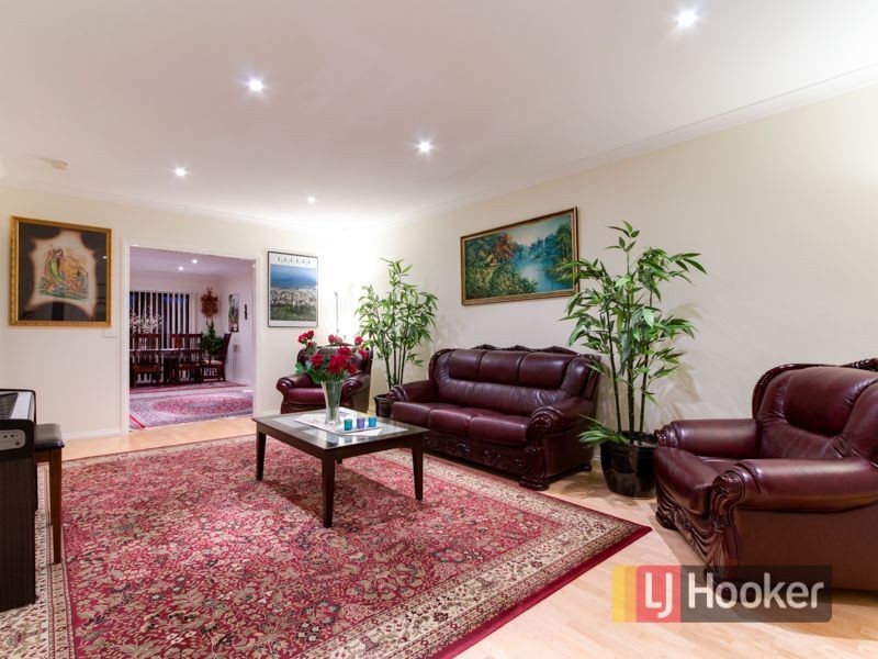 21 Oakland Drive, Hampton Park VIC 3976
