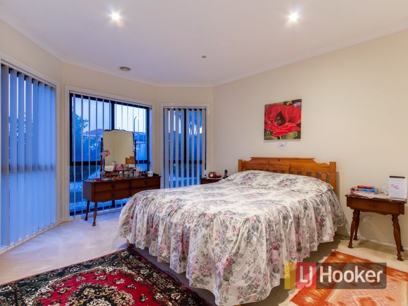 21 Oakland Drive, Hampton Park VIC 3976