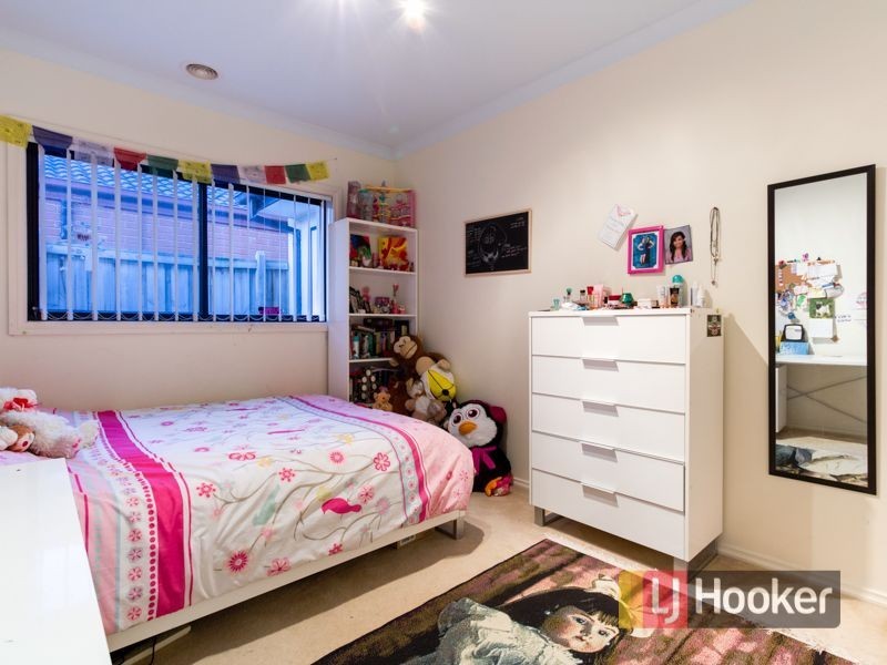 21 Oakland Drive, Hampton Park VIC 3976