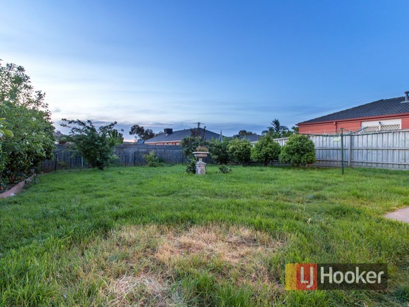 21 Oakland Drive, Hampton Park VIC 3976