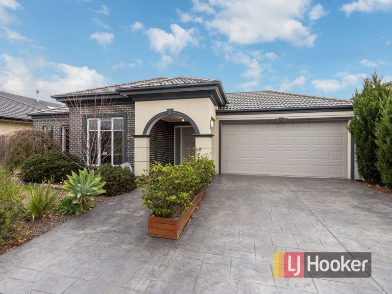 3 Boldrewood Place, Lynbrook VIC 3975