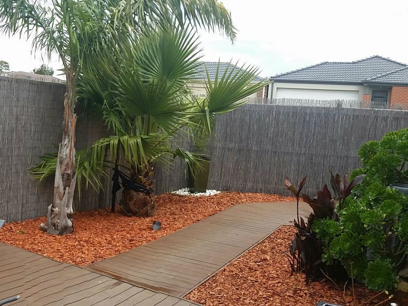 6 Banfield Place, Lyndhurst VIC 3975