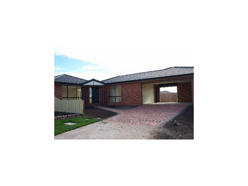 8 Taunton Court, Narre Warren South VIC 3805