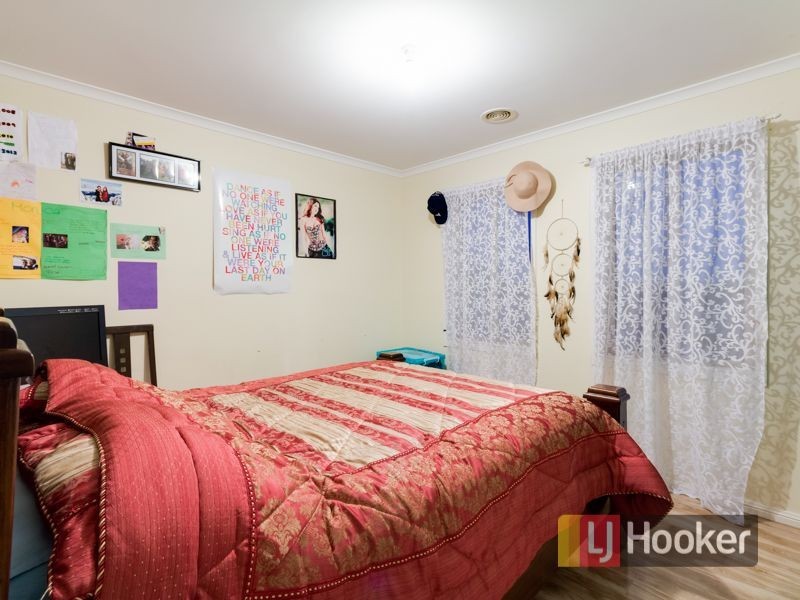 16 Bounty Way, Berwick VIC 3806