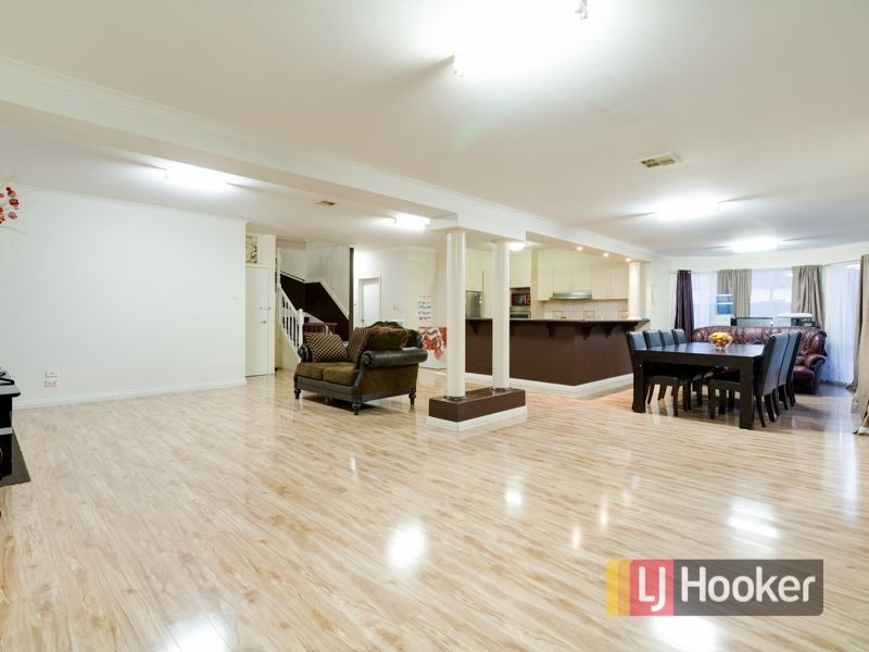 16 Bounty Way, Berwick VIC 3806