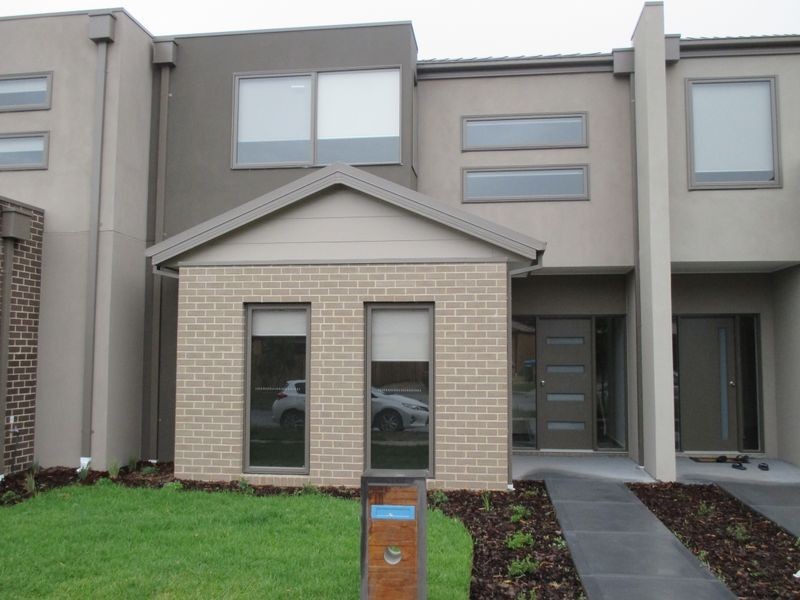 75 Fiorelli Boulevard, Cranbourne East VIC 3977