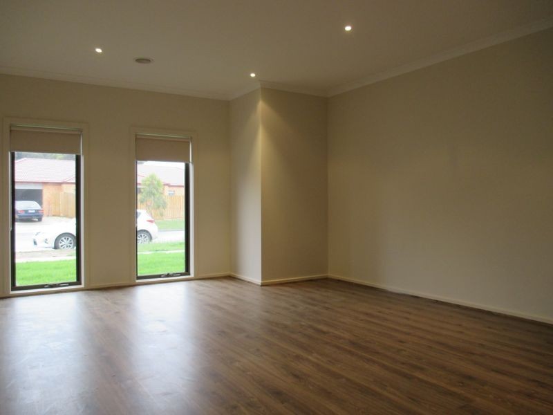 75 Fiorelli Boulevard, Cranbourne East VIC 3977