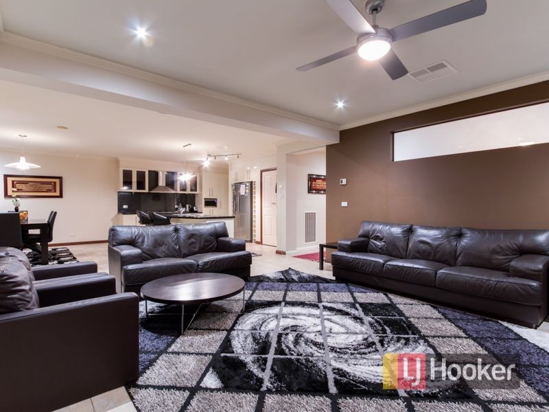 2 Caversham Terrace, Lynbrook VIC 3975