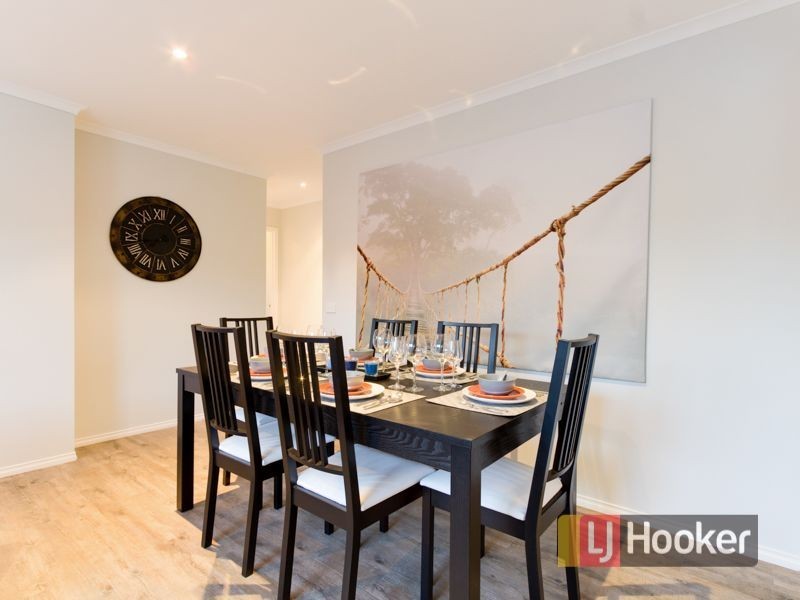 12 Bernborough Avenue, Cranbourne West VIC 3977