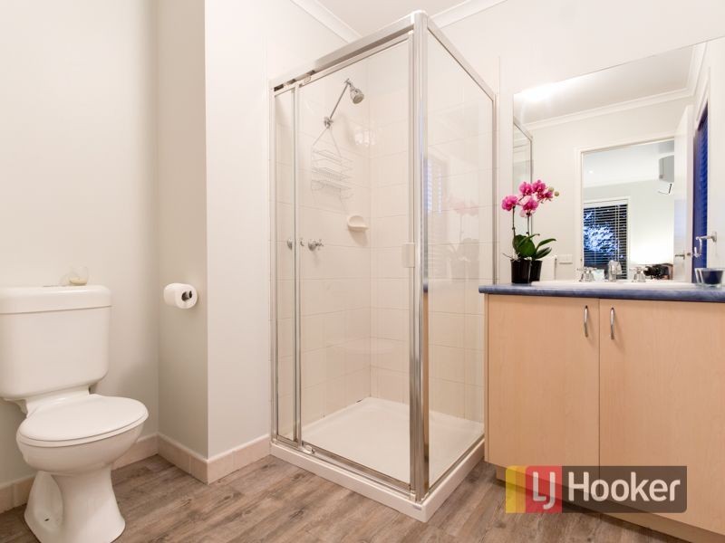 12 Bernborough Avenue, Cranbourne West VIC 3977